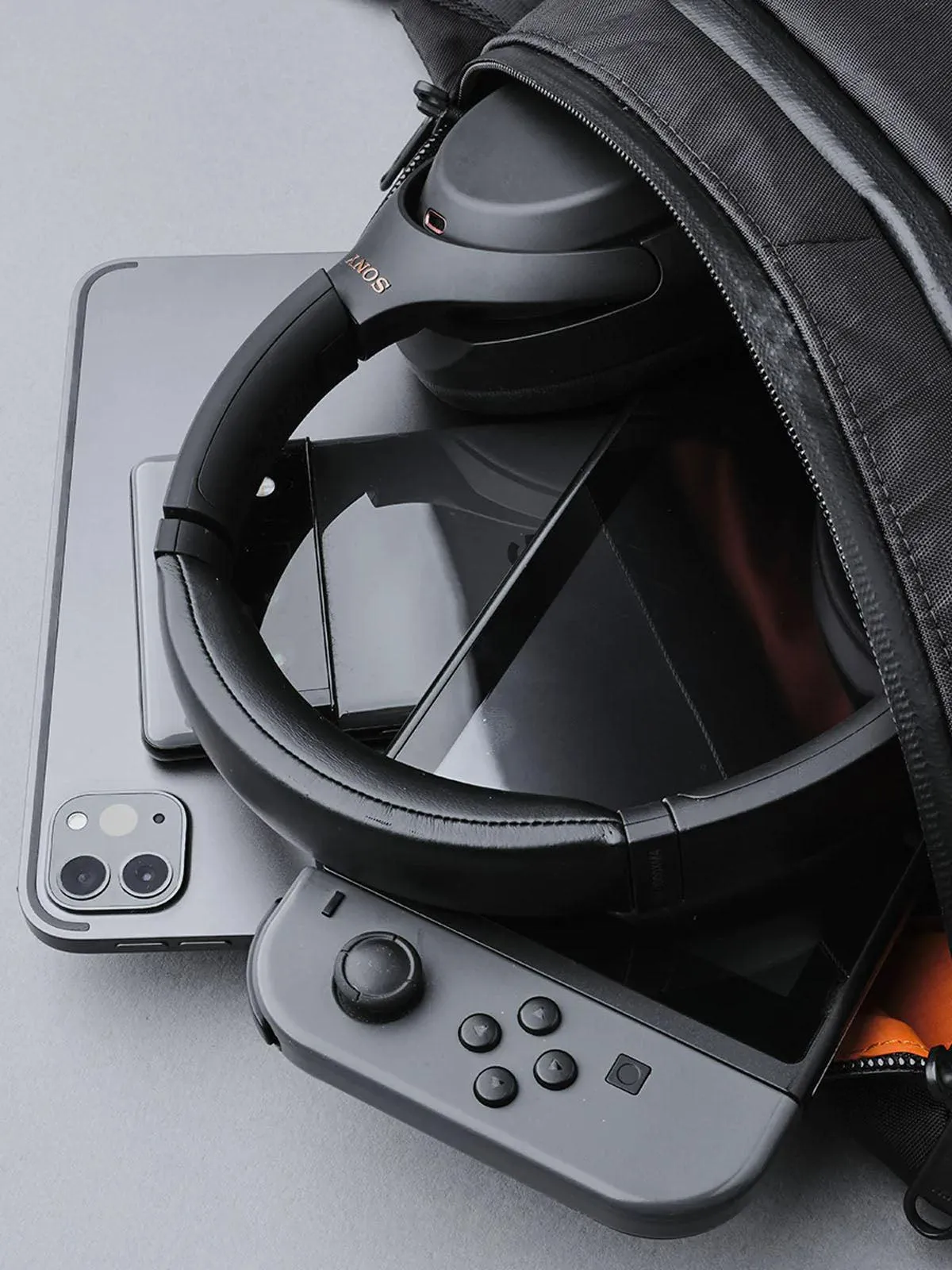 Alpaka Bravo X Sling Limited Edition Black VX42