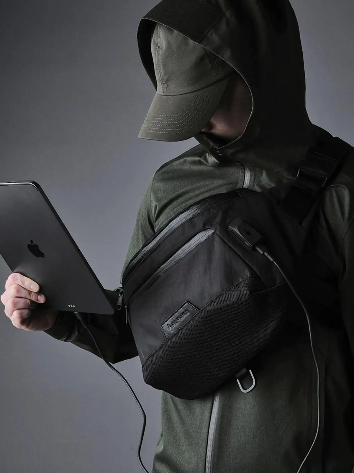 Alpaka Bravo X Sling Limited Edition Black VX42