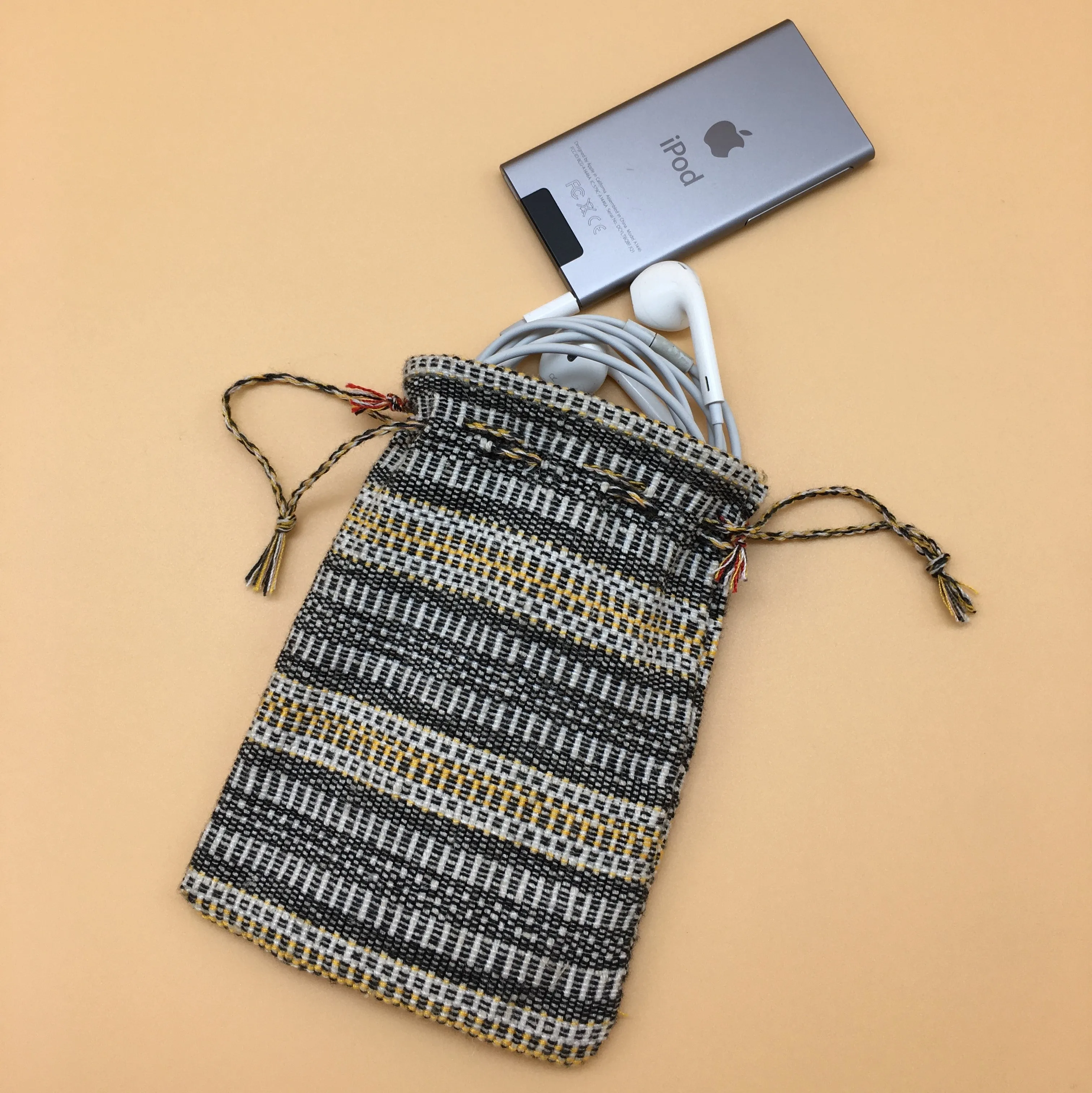 Inabel pouch