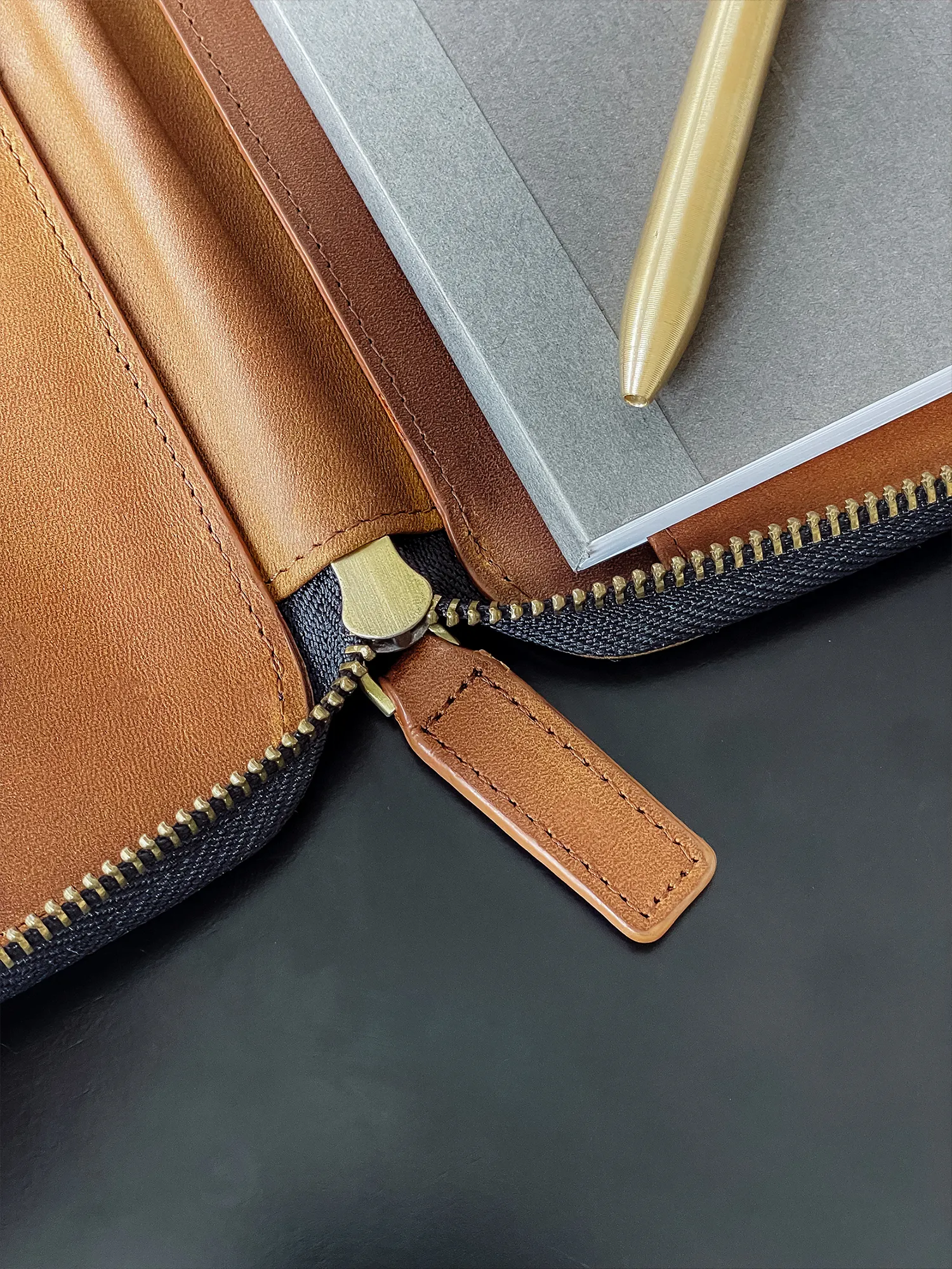 Leonard Notebook   20-Year Portfolio - 11" Tablet   20-Year Portfolio - 14" Laptop