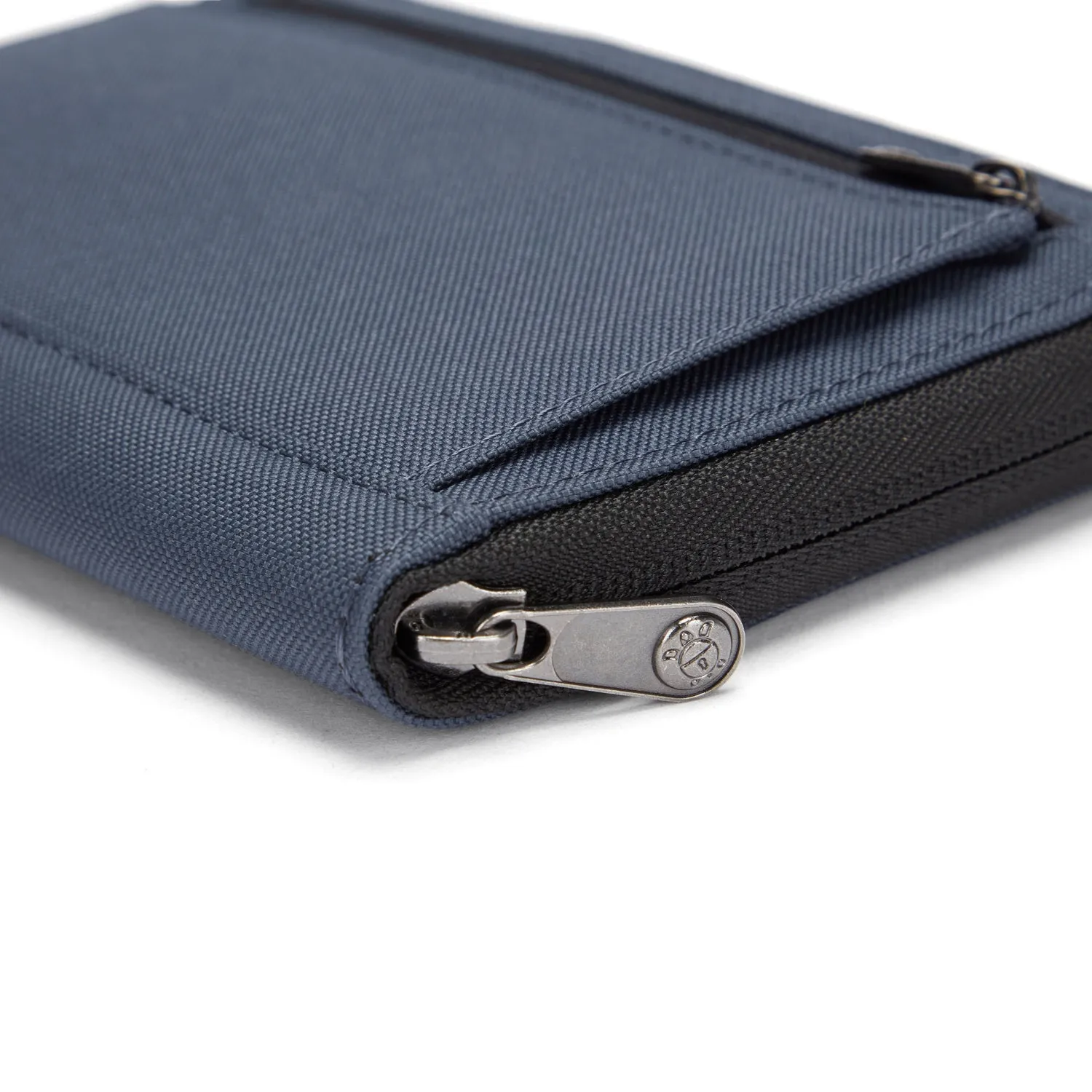 Pacsafe® RFIDsafe® RFID blocking compact travel organizer