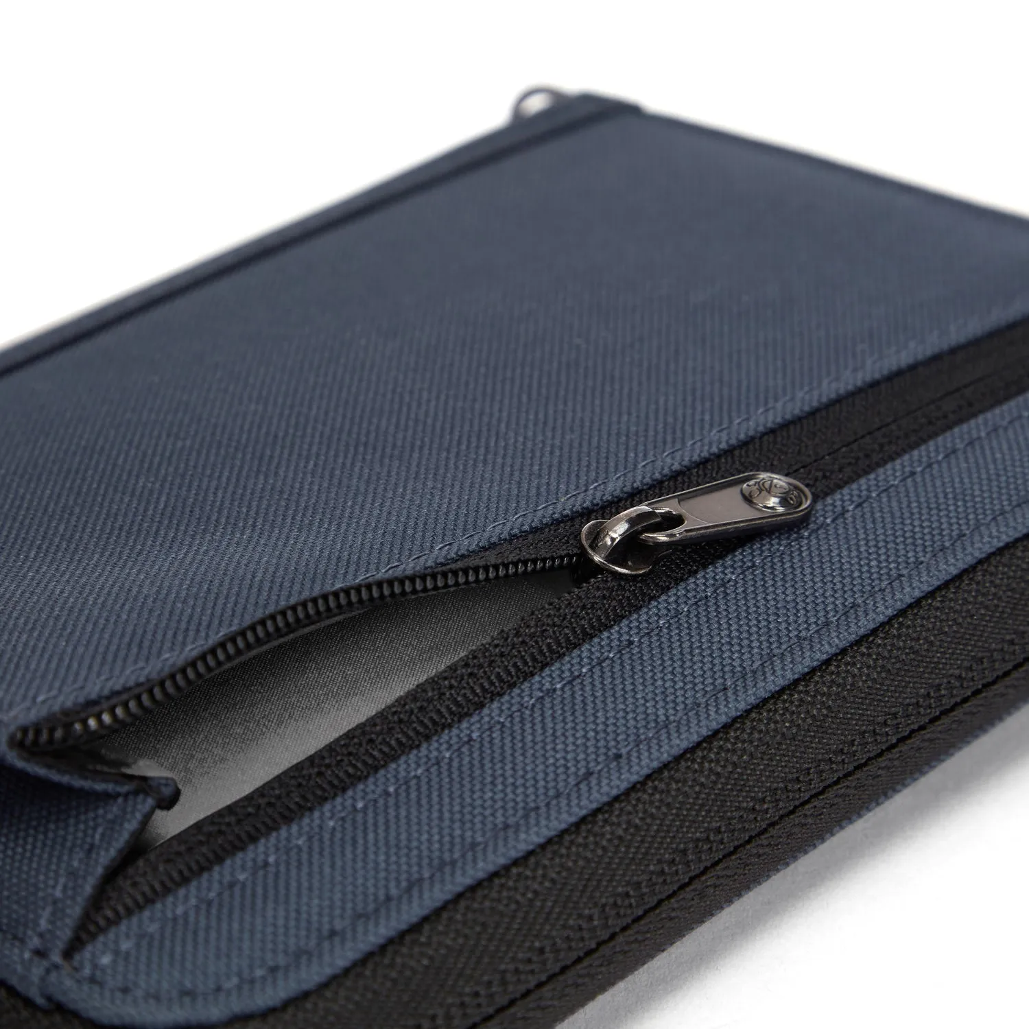 Pacsafe® RFIDsafe® RFID blocking compact travel organizer