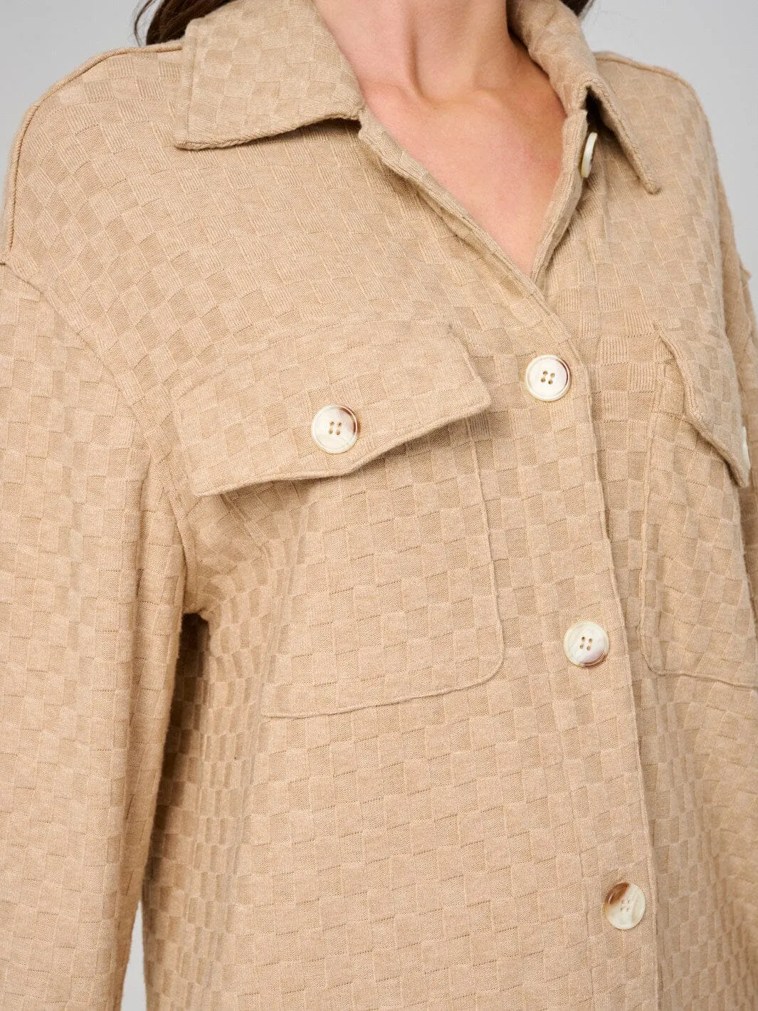 WOMEN'S LONG SLEEVE BUTTON UP FRONT POCKETS CHEKERS DETAILED SHACKET