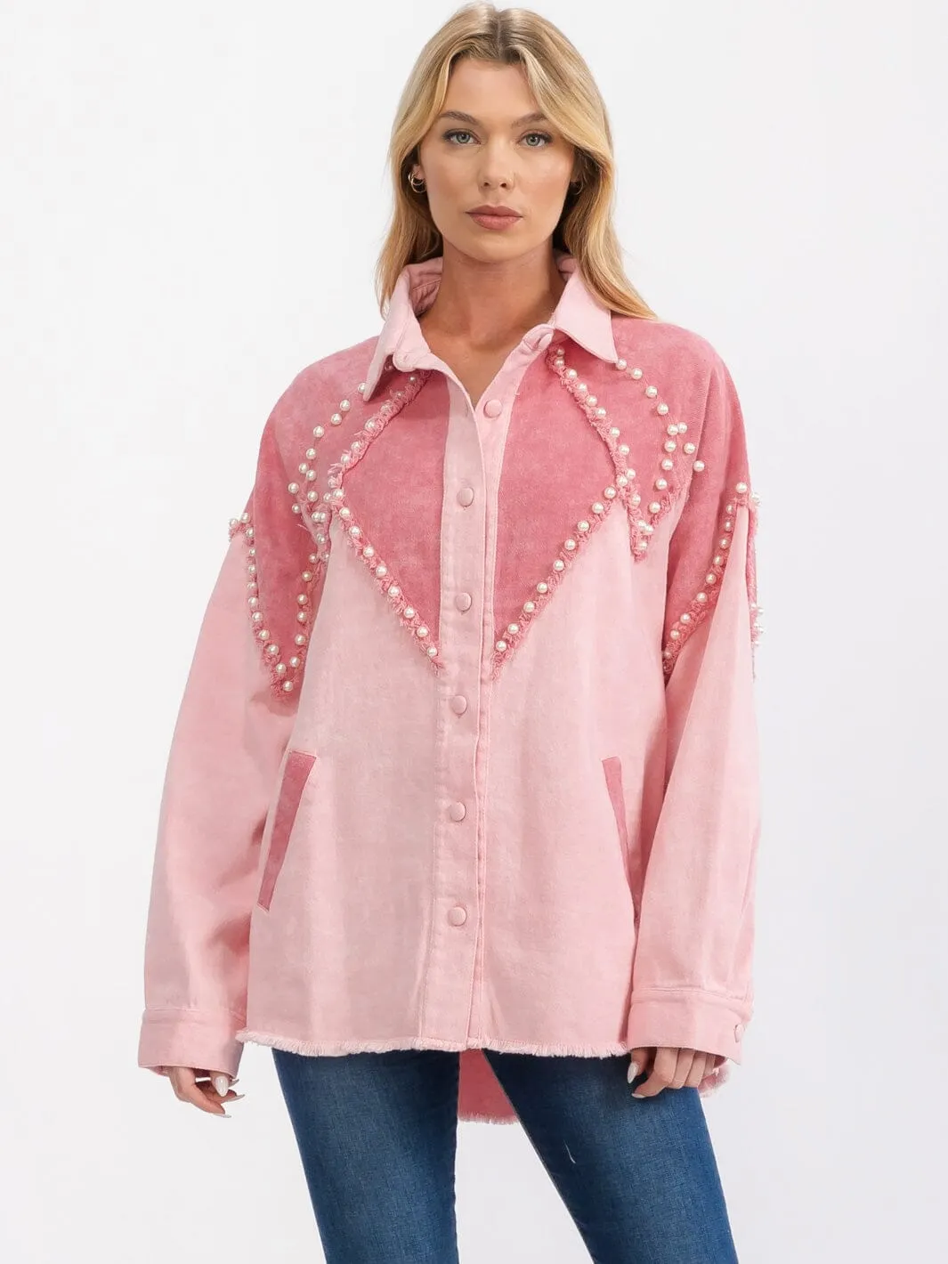 WOMEN'S LONG SLEEVE BUTTON UP FRONT POCKETS PEARL DETAILED DENIM JACKET